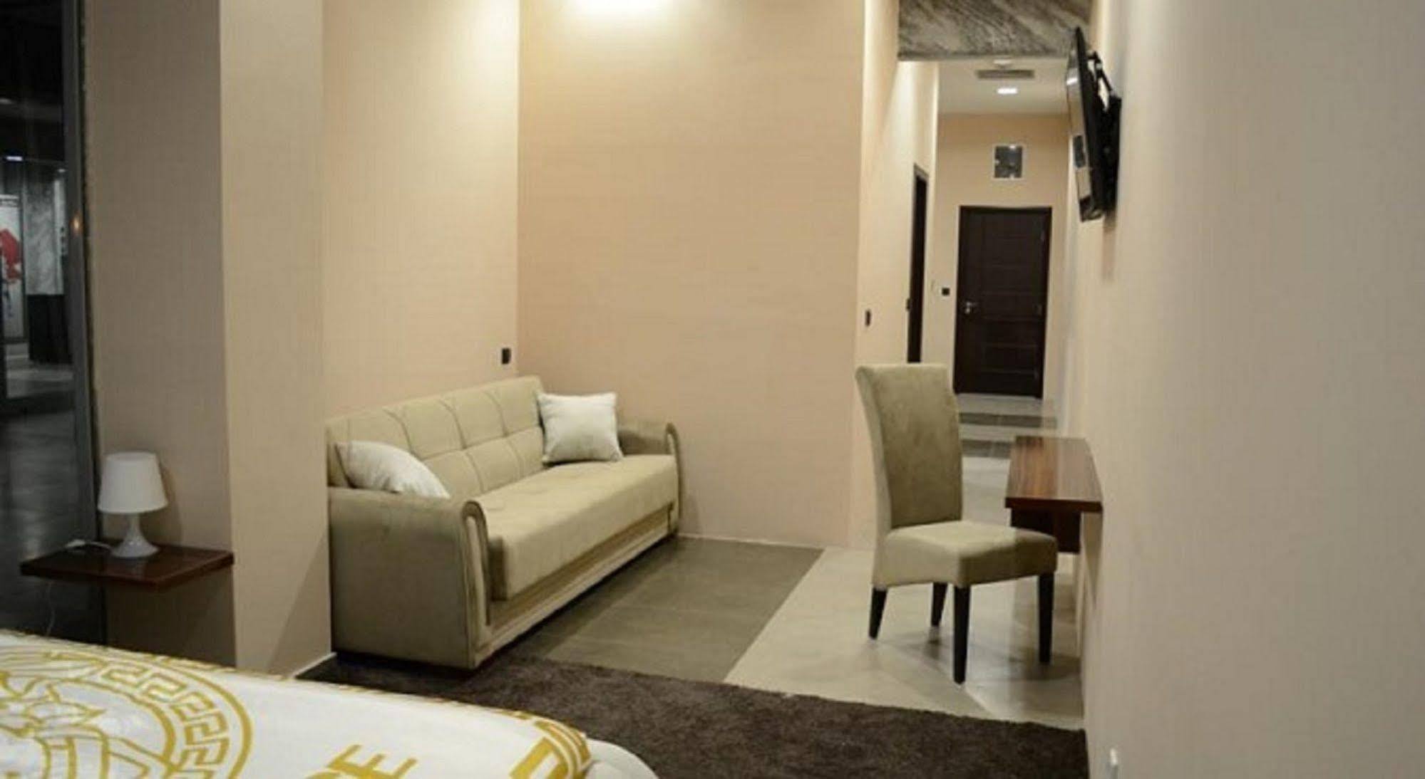Hotel Metropolitan By Belgrade Arena מראה חיצוני תמונה