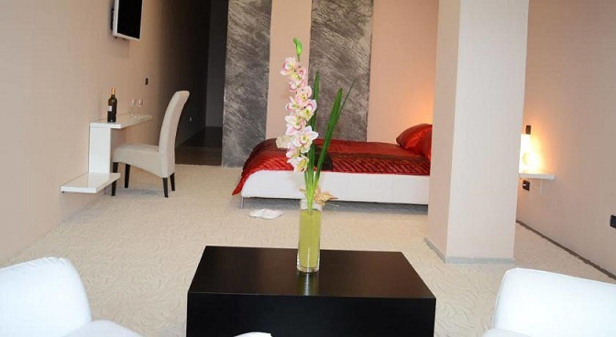 Hotel Metropolitan By Belgrade Arena מראה חיצוני תמונה